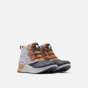 Women’s Sorel Out N About Boots - new & never worn!!